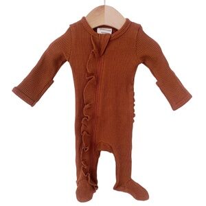 SpearmintLOVE Caramel Organic Waffle Ruffle Zip Footie 0–3M NWT